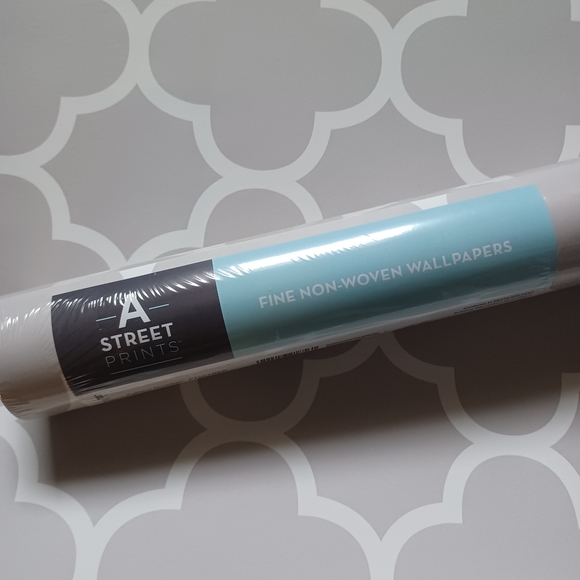 Wallpaper A-Street Origin Grey Quatrefoil Trellis - Picture 5 of 6